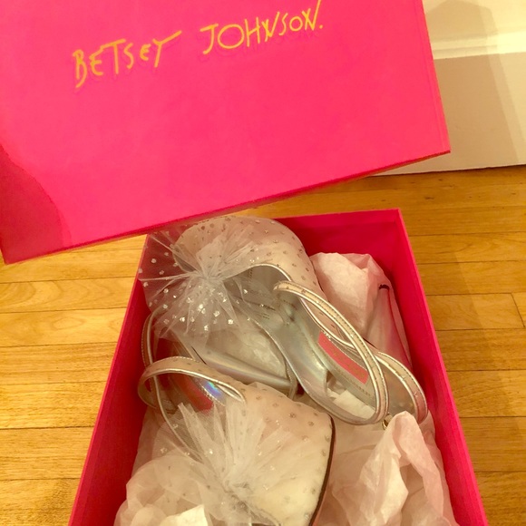 Betsey Johnson Tulle “Clover” Heels - Picture 2 of 10